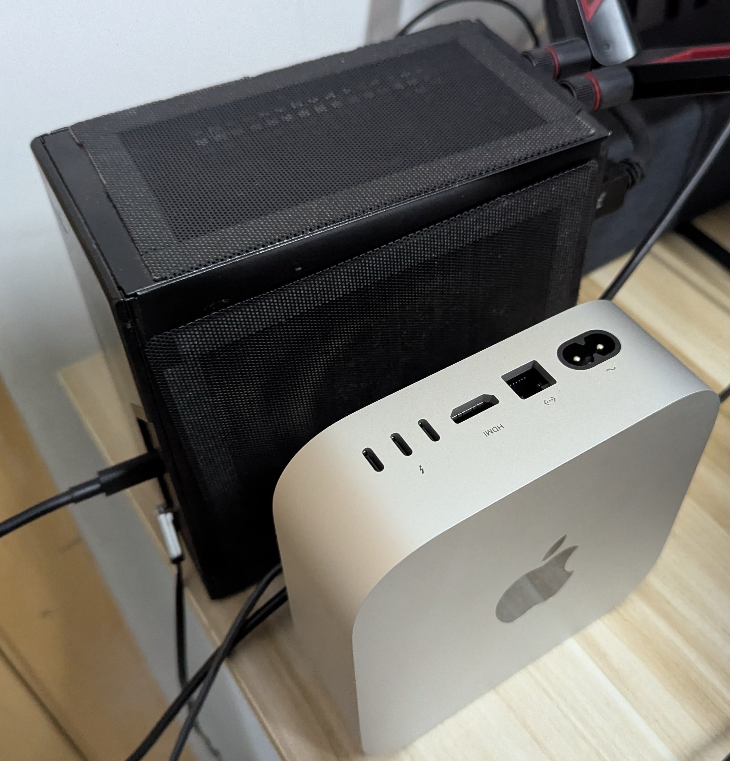 Size comparison between Mac mini and DeskMini